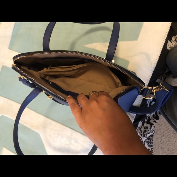 Blue dome handbag - Picture 5 of 6